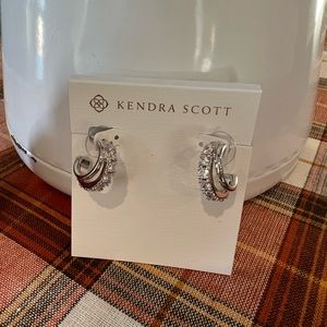 Kendra Scott Livy Huggie earnings in silver tone new with tags